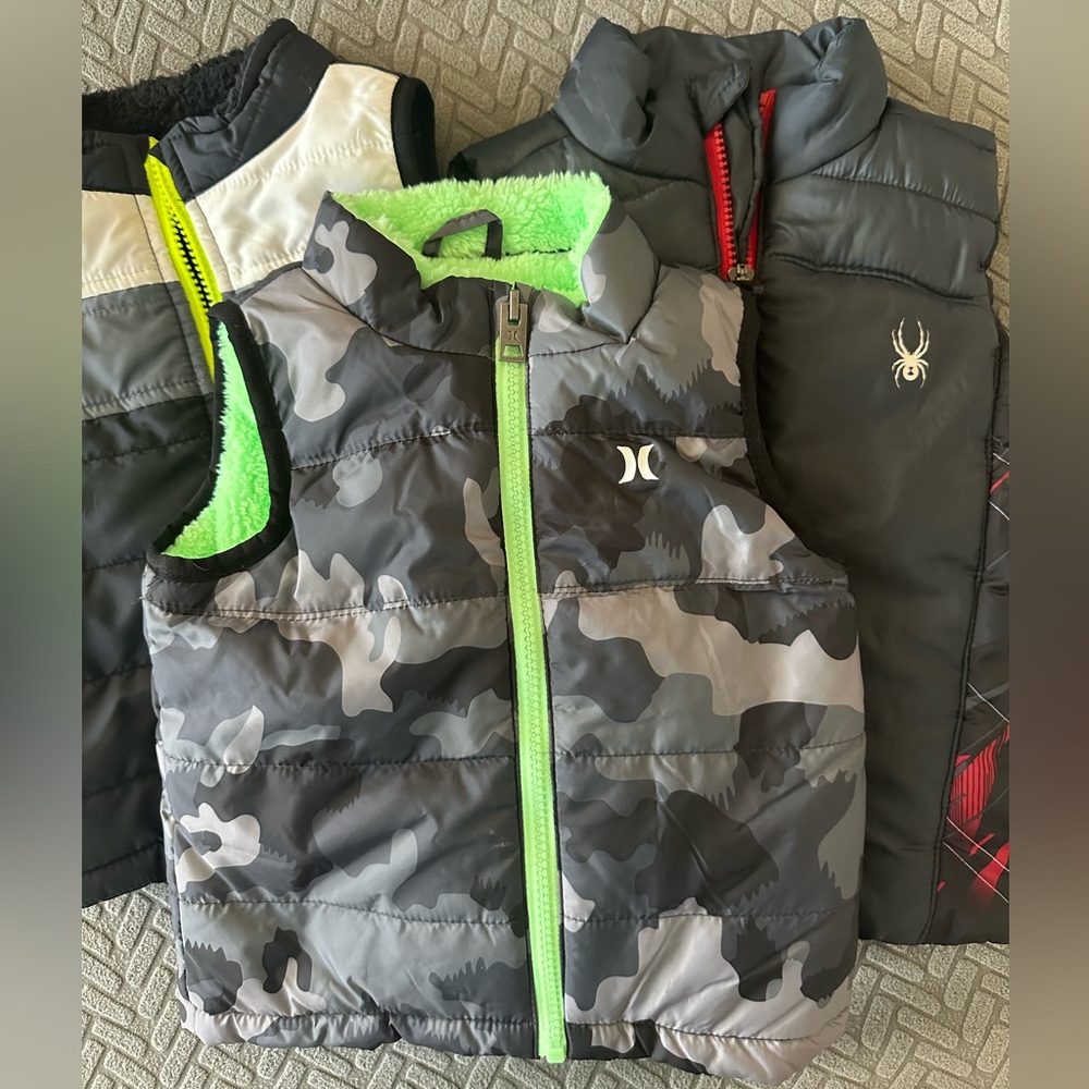 Set of 3 Puffer Vests